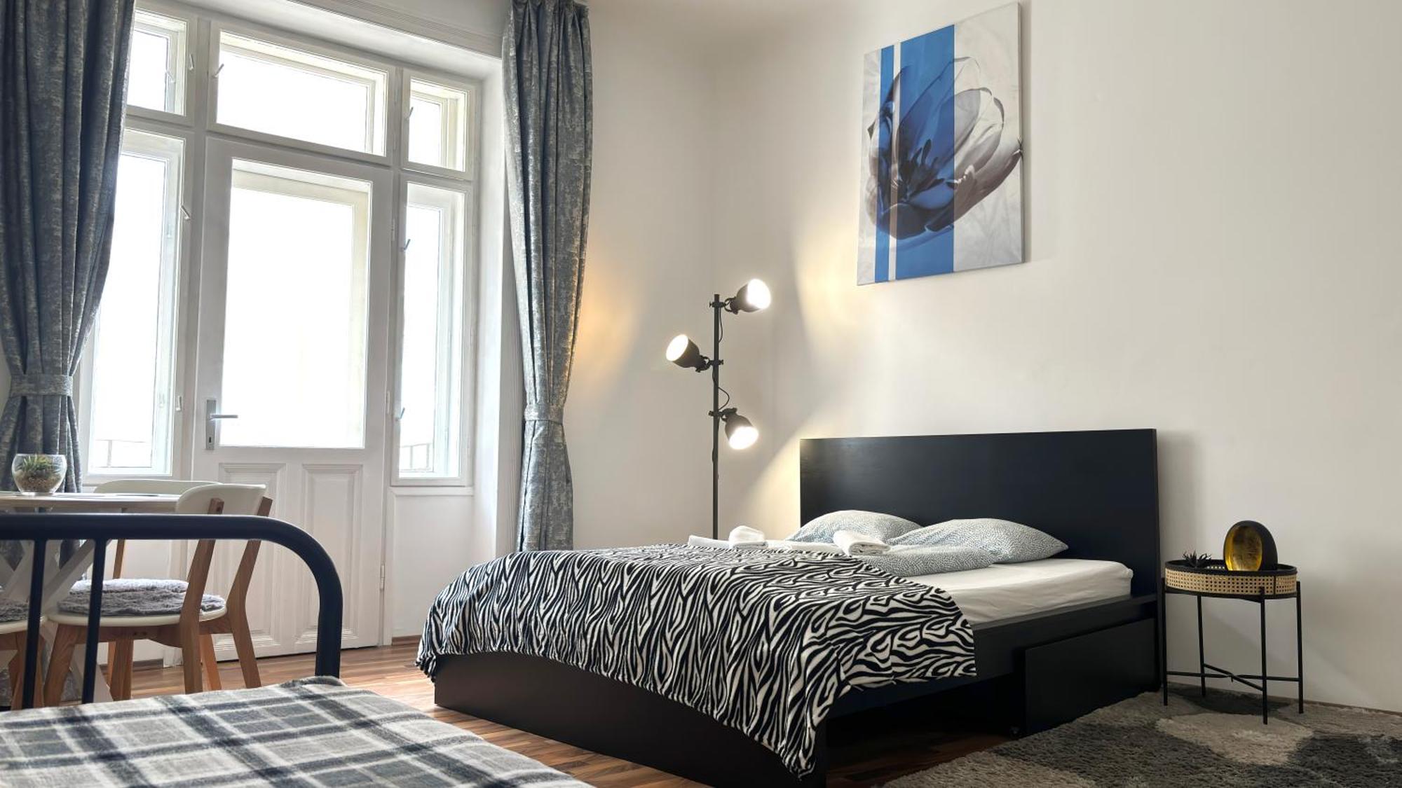 Big And Comfortable Mariahilfer Apartment Vienna Exterior photo